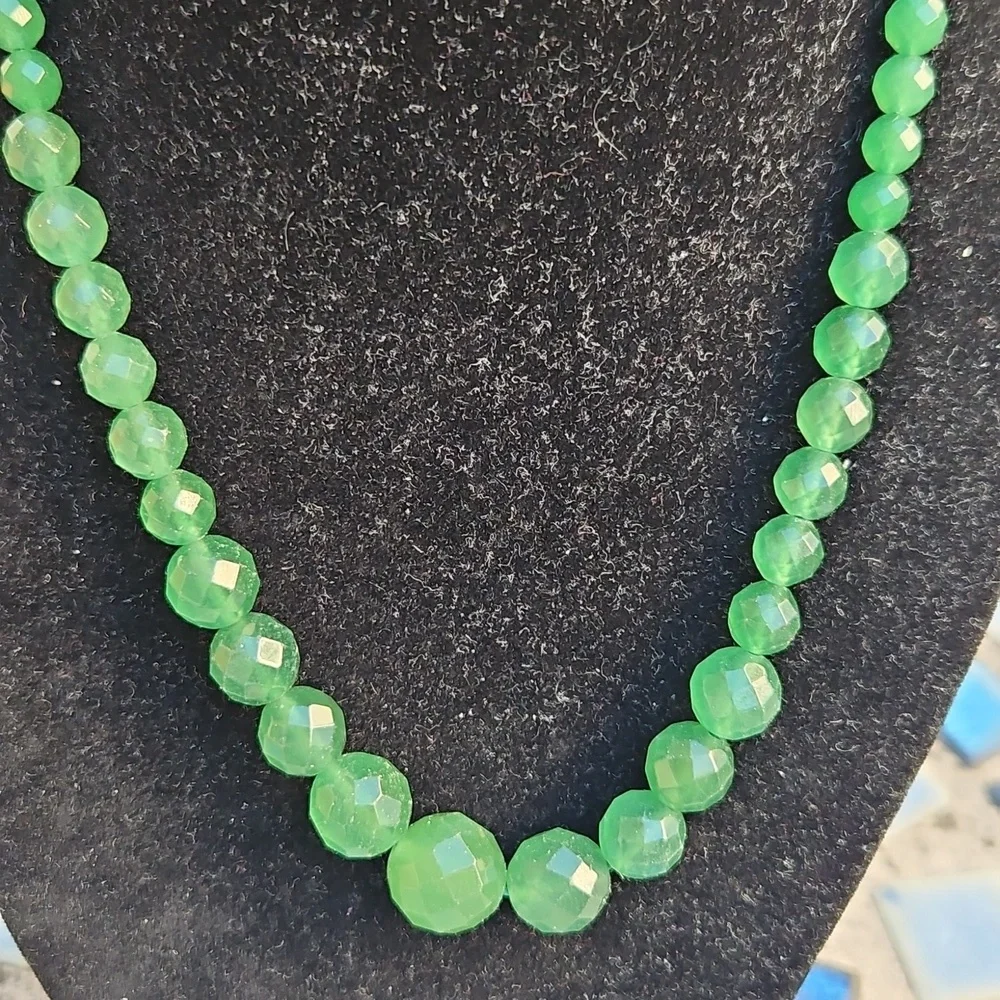 Facted Green Glass Necklace